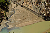 Staubecken am Fuss der Schlucht El Chorro, Provinz Malaga, Andalusien, Spanien