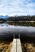 Steg am Lej da Staz mit Piz Nair, Piz Grisch, Piz Saluver, Engadin, Graubünden, Schweiz