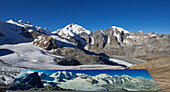 Blick auf die Bernina-Alpen mit Bellavista (3922 m), Piz Bernina (4049 m), Piz Morteratsch (3751 m) sowie Pers- und Morteratschgletscher, Engadin, Graubünden, Schweiz