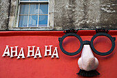 Front des Aha Ha Ha Geschäfts für Zauber- und Lachartikel, Edinburgh, Schottland, Großbritannien, Europa