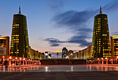 Blick vom Ak Orda Präsidentenpalast in Richtung Bajterek Turm , Nurzhol Boulevard, Stadtzentrum, Hauptstadt Astana, Kasachstan, Zentralasien, Asien
