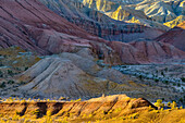 Aktau Berge (Weiße Berge), Wüstenlandschaft mit farbigen Sandsteinbergen, Altyn Emel Nationalpark, Region Almaty, Kasachstan, Zentralasien, Asien
