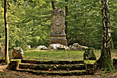 Denkmal Jäger aus Kurpfalz in Entenpfuhl, Soonwald, Kreis Bad Kreuznach, Region Nahe-Hunsrück, Rheinland-Pfalz, Deutschland, Europa