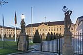 Schloss Bellevue, Sitz des Bundespräsidenten, Dämmerung, Berlin