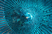 Blaue Glasschale in strahlenförmigem Design, cyan, Deutschland