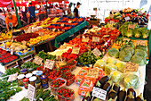 Italy, Sicily, province of Catania, Catania, Alonzo di Benedetto square, fish market (mercado de la pescheria)