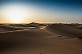 Sanddünen bei Merzouga, Erg Chebbi, Sahara, Marokko, Afrika