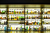 Schnapsflaschen, Hemingway Bar, Freiburg im Breisgau, Schwarzwald, Baden-Württemberg, Deutschland
