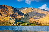 Kilchurn Castle, Loch Awe, Argyll and Bute, Scotland, United Kingdom, Europe