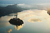 Lake Bled (Blejsko jezero), Bled, Julian Alps, Slovenia, Europe