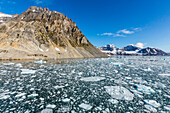 Gnalodden cliff, Hornsund, Spitsbergen, Svalbard Archipelago, Norway, Scandinavia, Europe