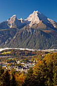 Overview of Berchtesgaden in autumn with the Watzmann mountain in the background, Berchtesgaden, Bavaria, Germany, Europe