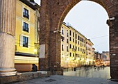 Piazza San Lorenzo, Milan, Lombardy, Italy, Europe