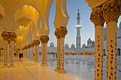 Sheikh Zayed Bin Sultan Al Nahyan Mosque at dusk, Abu Dhabi, United Arab Emirates, Middle East