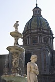 Statues and the Fontana Pretoria, Palermo, Sicily, Italy, Europe