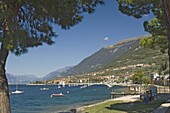 A view along the shore, Lake Garda, Italy, Europe