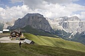 Walker, Gruppo del Sella Mountains, Dolomites, Italy, Europe