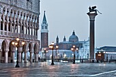 Early morning in St. Marks Square, Venice, UNESCO World Heritage Site, Veneto, Italy, Europe