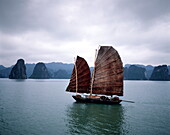 Halong Bay, Vietnam, Indochina, Southeast Asia, Asia