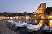 Boats in harbour, Chateau Royal, Eglise Notre-Dame-des-Anges, Collioure, Pyrenees-Orientales, Languedoc, France, Europe