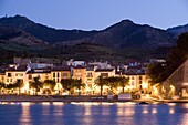 Plage de Port d'Avall, beach, evening light, Collioure, Pyrenees-Orientales, Languedoc, France, Europe