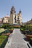View from the Plaza de la Paz of the 17th century Basilica de Nuestra Senora de Guanajuato in Guanajuato, a UNESCO World Heritage Site, Guanajuato State, Mexico, North America