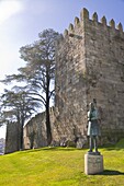 The castle of Guimaraes, UNESCO World Heritage Site, Guimaraes, Portugal, Europe