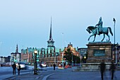 Statue of Frederik Syvende, Borsen, former stock exchange built in 1619, Copenhagen, North Zealand, Denmark, Scandinavia, Europe