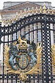 Main gates, Buckingham Palace, London, England, United Kingdom, Europe
