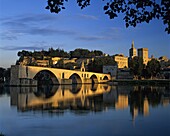 Pont St. Benezet over the River Rhone, and Palais des Papes, UNESCO World Heritage Site, Avignon, Provence, France, Europe