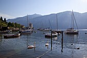 Boat harbour and lake, Bellagio, Lake Como, Lombardy, Italian Lakes, Italy, Europe