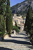 Calvary steps with view over old town, Pollenca (Pollensa), Mallorca (Majorca), Balearic Islands, Spain, Mediterranean, Europe