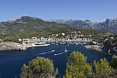 View over bay and harbour, Port de Soller, Mallorca (Majorca), Balearic Islands, Spain, Mediterranean, Europe