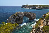 Natural arch, Cala Santanyi es Pontas, Mallorca (Majorca), Balearic Islands, Spain, Mediterranean, Europe