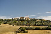 The hilltop town of Pienza in Val d'Orcia, UNESCO World Heritage Site, Tuscany, Italy, Europe