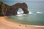 Durdle Door, a natural stone arch in the sea, Lulworth, Isle of Purbeck, Jurassic Coast, UNESCO World Heritage Site, Dorset, England, United Kingdom, Europe