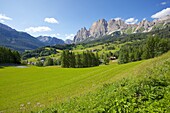 View of mountains near Cortina d' Ampezzo, Belluno Province, Veneto, Dolomites, Italy, Europe