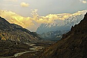 Marsyangdi River Valley and Annapurna Himalayan Range, Annapurna Conservation Area, Gandaki, Western Region (Pashchimanchal), Nepal, Himalayas, Asia