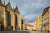 Kirche St Marien, Altstadt, Stafelgiebeln, Stufengiebel, Marktplatz, Osnabrueck, Niedersachsen, Norddeutschland, Deutschland