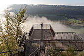 Skywalk, Weser, Fluss, bei Bad Karlshafen, Aussicht, Nebel, Hannoversche Klippen, Dreilaendereck, Hessen, Deutschland