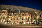 moderne Glasarchitektur schützt das Bahnhofsgebäude, Hauptbahnhof Gare Central, Straßburg, Elsass, Frankreich