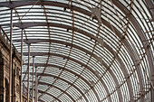 Detail moderne Glasarchitektur schützt das Bahnhofsgebäude, Hauptbahnhof Gare Central, Straßburg, Elsass, Frankreich