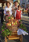 Erntedankfest, Hock am Plan Dorfplatz in Gochsheim, Unterfranken, Bayern, Deutschland, Europa