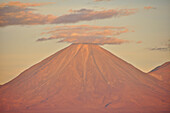 volcano Licancabur at sunset, stratovolcano, Valle de la Luna, Valley of the moon, Atacama desert, National Reserve, Reserva Nacional Los Flamencos, Region de Antofagasta, Andes, Chile, South America