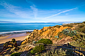 Blick auf den Strand, Praia do Vau, Praia da Rocha, Algarve, Portugal