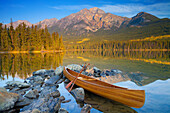 Canoe at Pyramid Lake with Pyramid Mountain in the background, Jasper National Park, UNESCO World Heritage Site, Alberta, The Rocky Mountains, Canada, North America