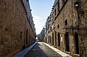 The cobblestoned Street of the Knights, the Medieval Old Town, UNESCO World Heritage Site, City of Rhodes, Rhodes, Dodecanese Islands, Greek Islands, Greece, Europe