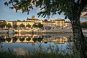 France, Charente-Maritime, Saint Savinien, quai du Port, houses, Charente River