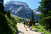 Wandern im Wettersteingebirge beim Schachen, Oberbayern, Bayern, Deutschland