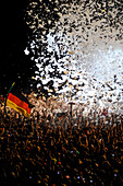 Musikfans mit Deutschland Flagge und Schaumkanone,Deutschland